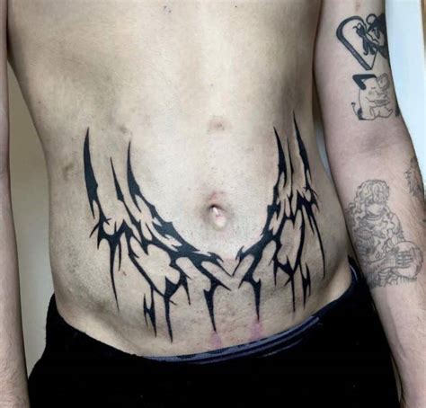 tatuajes en abdomen